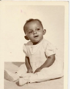 Vintage Afroamerikanisches entzückendes Baby Mädchen Foto alt schwarz Americana - Bild 1 von 2