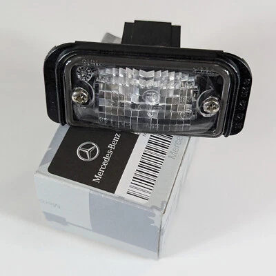 MERCEDES BENZ CLK320 LICENSE PLATE LIGHT ASSEMBLY LENS BULB OEM 03-05 CLK MB - Image 1 of 4