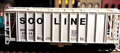 RTR Walthers HO=1/87 LMTD Run Airslide Hopper, SOO Line #69264.112/370 BUILT-CAR - Image 1 of 4