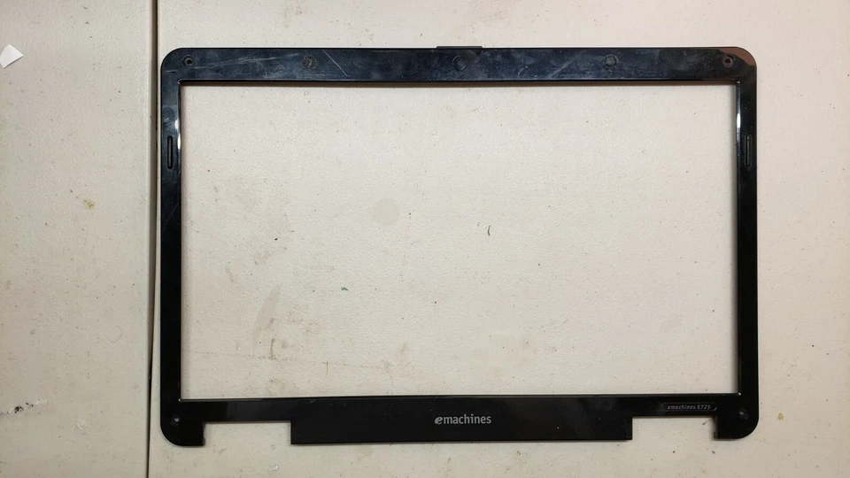 Genuine EMACHINES E430 E525 E625 E627 E630 E725 Front Frame Bezel AP06R000D00 34 - Image 1 of 2