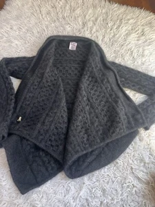 Isadora Story Strickjacke Pullover Lammwolle Angora grau vorne offen Wasserfall - Bild 1 von 6