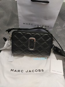 marc jacobs quilted softshot