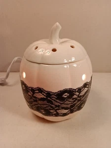 Scaldabicchieri Premium Pizzo Zucca Scentsy con Lampadina Ritirato Leggi Descrizione COSÌ COM'È  - Foto 1 di 17