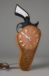 Vintage MCM Herold SPARTUS “Cowboy Gun In Holster” Electric Wall Clock - Works - Picture 1 of 7