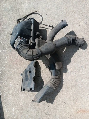 Air Cleaner Box , fits 1994 Ford Ranger RWD with 2.3L 4 cylinder engine Foto 1 de 4