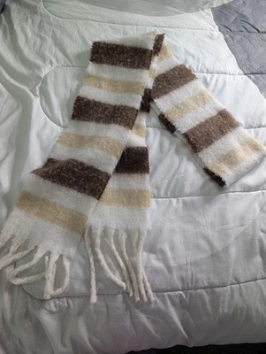 Bufanda a rayas marrón y crema muy larga Abercrombie & Fitch Foto 1 de 4