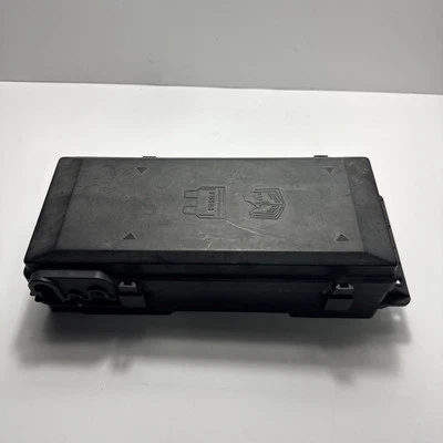 1999 - 2004 Land Rover Discovery II Engine Fuse Box OEM  YQE 103810 - Image 1 of 4