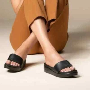 Donald J Pliner Sz 8.5 M Fifi Black Leather Wedge Thong Sandals Slides VGUC! - Picture 1 of 7