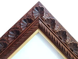 ANTICA CORNICE ROVESCIATA 14X16 STUPENDA NOCE INTAGLIATO A MANO LARGHEZZA 3" con VETRO ONDULATO - Foto 1 di 9