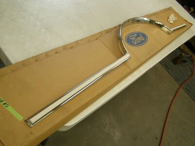 Nuevo de Lote Original Ford 1980 1982 Lincoln Cuarto de Rueda Labio Moldura 1981 Town Car Derecha Blanco Foto 1 de 4