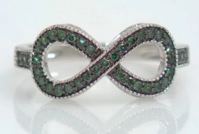 Anillo banda de plata esterlina con bucle infinito de diamantes verdes de 0,25 quilates para mujer talla 7 Foto 1 de 4