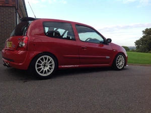 Clio trophy 182 road legal track car - Picture 1 of 7