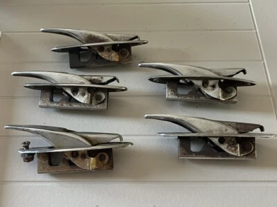 Corvette 1954 convertible pestillo superior moldura 1953 1955 1956 1957 1958 Foto 1 de 4