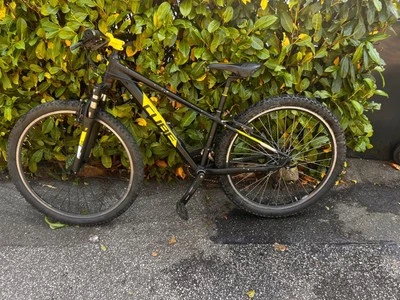 Cube Acid 260 black n yellow 2021 - kids  26 MTB trail Gebraucht - Bild 1 von 4