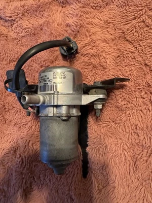 2009 2010 2011 CHEVROLET TRAVERSE ACADIA Auxiliary Vacuum Pump Brake Booster - Image 1 of 4