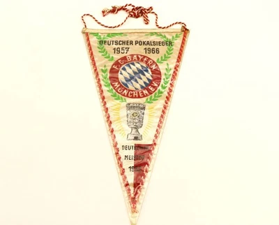 alter 60er Jahre Fußball Wimpel F.C. Bayern München Pokalsieger 1957 1966  - Bild 1 von 3
