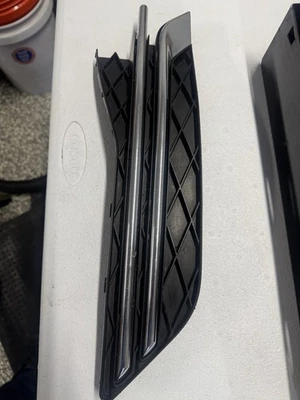 Cubierta de luz antiniebla izquierda original Honda Odyssey 2014-17 #71108-TK8-A5 Foto 1 de 4