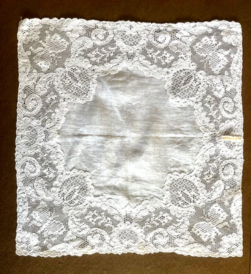 Pañuelo de boda francés de lino blanco vintage de encaje Alencon - Mariposas Foto 1 de 4