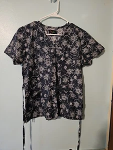 Peaches Brand White Snowfakes W/ Glitter Scrub Top  - sz S - Picture 1 of 4