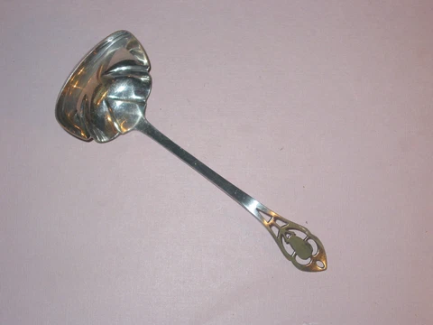 PIERCED HANDLE By MANCHESTER Art Deco Style Sterling Gravy / Mayonnaise Ladle Cover