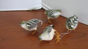 Set di 4 CHICKADEE DIPINTE A MANO SMALL BIRD? ORNAMENTI NATALIZI - Foto 1 di 4