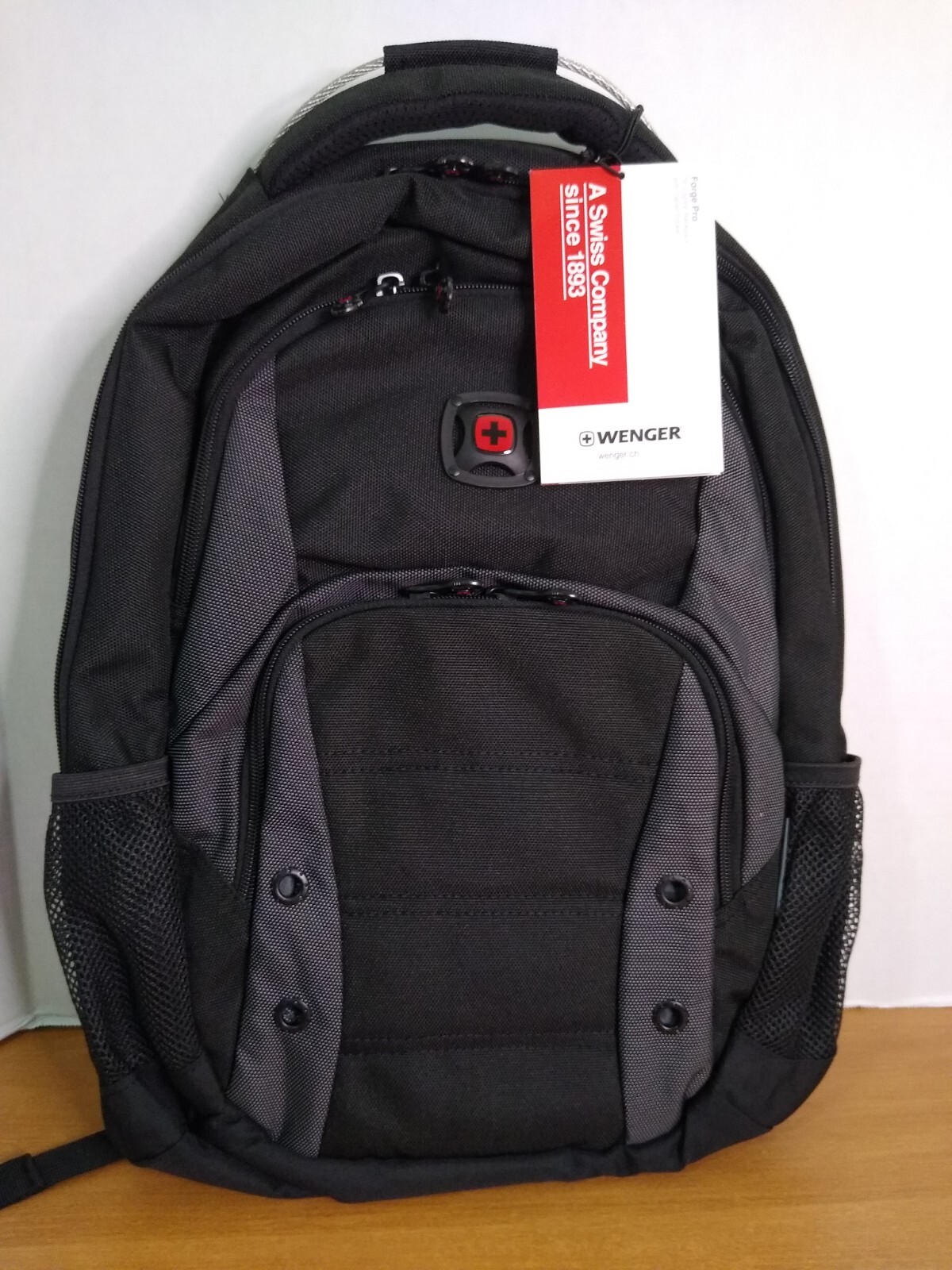 Swiss Wenger Pillar 16\