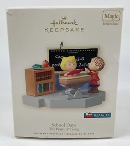 Hallmark School Days The Peanuts Gang Keepsake Ornament 2008 Works - Picture 1 of 14