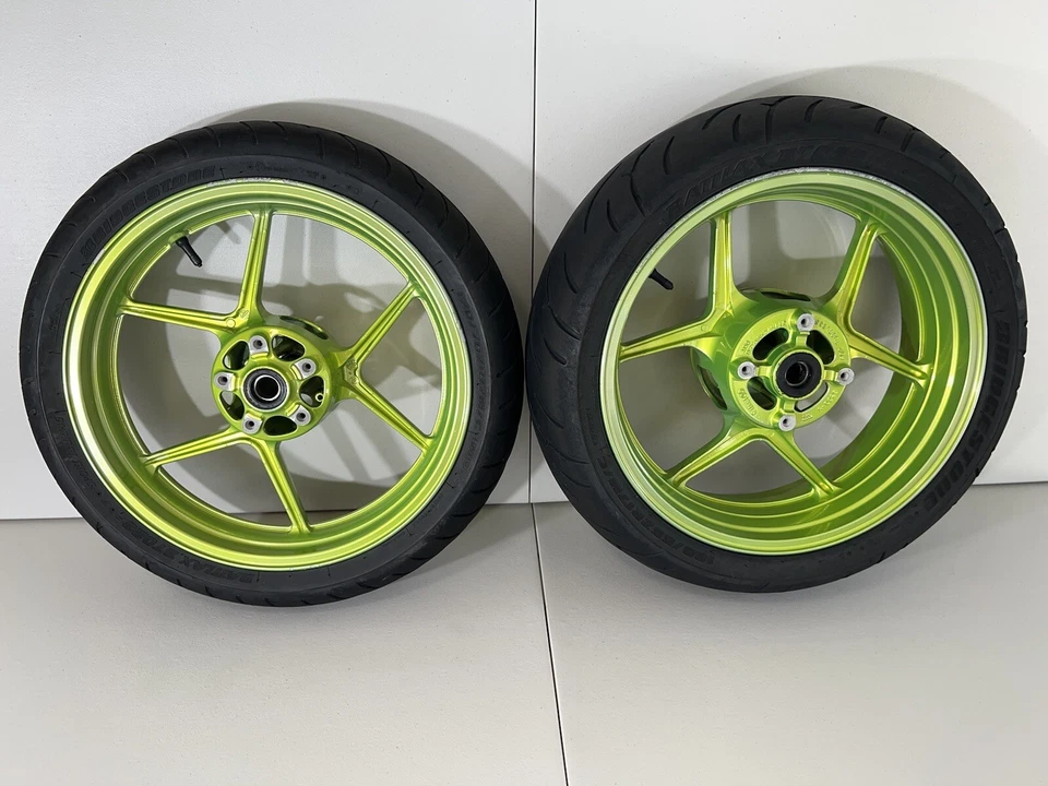 09 10 11 12 Juego de llantas delanteras traseras Kawasaki Zx6r Zx600 OEM Shocker amarillo doblado Foto 1 de 4