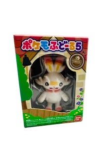 Pokemon PokeMofu Flocking Soft Doll 2” SCORBUNNY Figure BANDAI Japan Anime - Foto 1 di 7