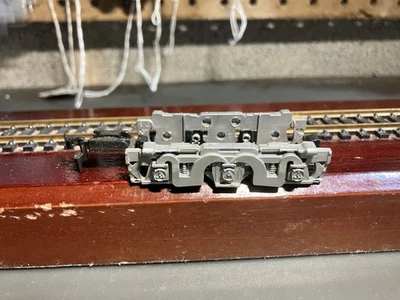 Грузовик первого поколения TYCO HO Alco Super 630, боковые рамы и коробка сцепок - Изображение 1 из 3