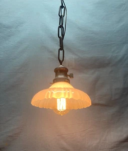 Victorian Hanging Ceiling Light Fixture 8" Scalloped Glass Shade Old VTG 626-25B - Picture 1 of 15