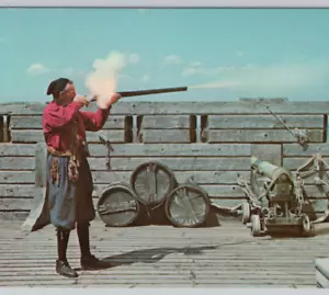 Mosquete Matchlock en Fort-Meetinghouse Plimoth Plantation MA postal de colección UNP - Imagen 1 de 4