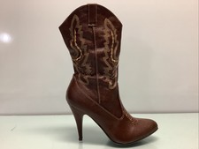 Ellie Women’s Heel Brown Ankle Cowgirl Boots Size 8.