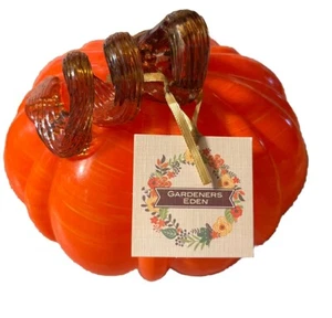 NWT Gardeners Eden Art Glass Orange Pumpkin Iridescent Curled Stem - Picture 1 of 8