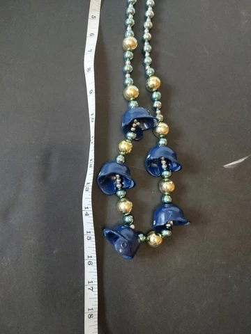 MILWAUKEE BREWERS necklace with hats and beads Cover