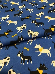 Hunde auf blauem Quiltervitrine Baumwollstoff BTY schwarz-weiß - Bild 1 von 4