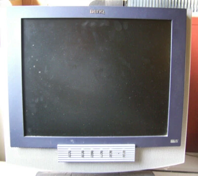 Computer Monitor 17" BenQ Model FP791 Built in Speakers & Card reader  VGA - Image 1 of 4