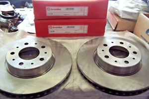 VOLVO BRAKE ROTORS* PAIR (2)* FRONT 3516567 740 780 940 960 1991-97 *BREMBO** - Picture 1 of 5