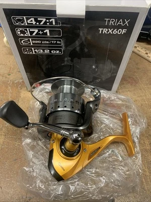 Carrete giratorio Quantum Triax TRX60F 4,7:1 8BB 17 lb/220 yd de colección Foto 1 de 4