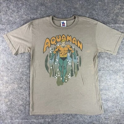 Camiseta Masculina Vintage Aquaman Junk Food Tag Tamanho Pequeno Feita Nos EUA Gráfico Bronzeado - Imagem 1 de 4