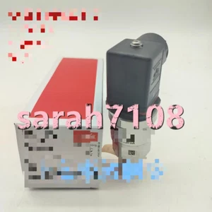 1PCS New Danfoss pressure sensor AKS33 060G2110 #JY - Picture 1 of 1