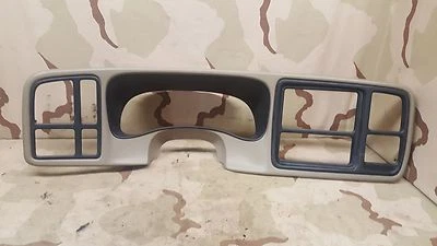 Camión Chevy GMC 2003-2006 Tahoe Suburban Yukon bisel crema medio neutro OEM  Foto 1 de 4