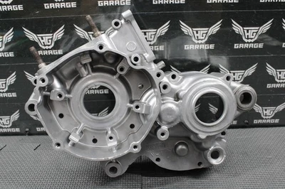Yamaha YZ125 1999 2000 OEM motor izquierdo cárter cárter cárter juego 5-15111-00-0 Foto 1 de 4