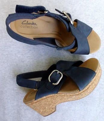 Sandalias Clarks 9.5 Giselle Dove Azul Marino Nubuck Gamuza Corcho Cuña Plataforma Nuevas Foto 1 de 4