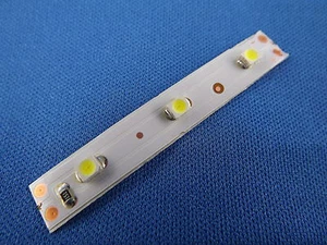 3 / 5 / 10 / 20 Stück LED Hausbeleuchtung 5cm 3LEDs 12V -grün- - Bild 1 von 1