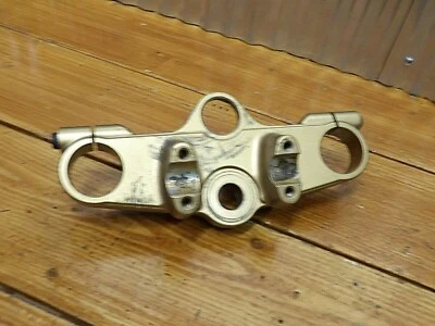 00-02 Abrazadera horquilla manillar triple árbol superior suzuki bandit gsf 600 51311-31f10 Foto 1 de 2