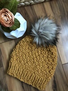 Handgestrickte Damenmütze, Bommelmütze, Haube, warme Beanie 100% Wolle - Bild 1 von 2