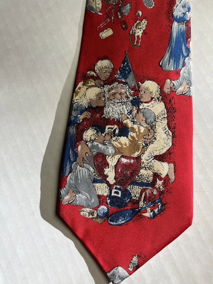 Dillard’s 100% Silk Neck Santa Christmas Made In USA  Excellent 🔥🔥🔥 - Image 1 of 4