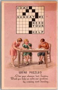 AK Vintage 1942 Weißer Rand Komm Sonntag Wir brauchen deine Hilfe Kreuzworträtsel rosa - Bild 1 von 3