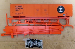 CON-COR 0001-009615 ILLINOIS CENTRAL GULF 60' GREENVILLE BOXCAR KIT HO SCALE - Picture 1 of 3